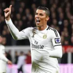 Cristiano Ronaldo ăn mừng bàn thắng