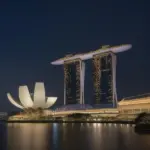 Khách sạn Marina Bay Sands lung linh về đêm