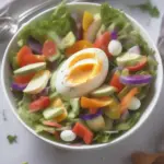 Salad rau củ trộn trứng gà