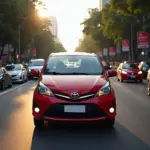 Xe Toyota Wigo di chuyển linh hoạt trong giờ tan tầm ở Hà Nội