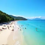 Biển Nha Trang trong xanh dưới nắng hè