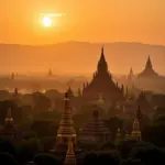 Ngôi chùa dát vàng lộng lẫy ở Bagan