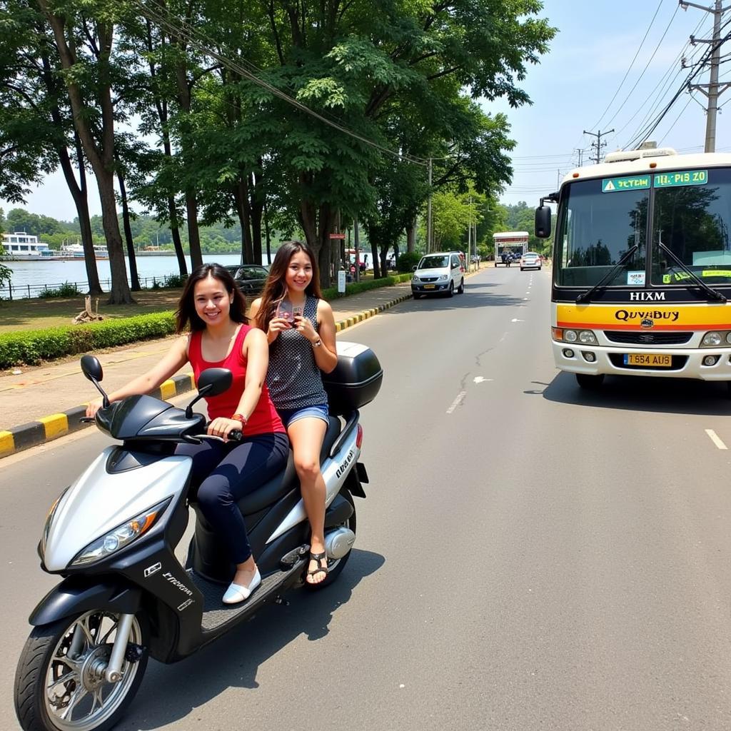 Các phương tiện di chuyển phổ biến ở Quy Nhơn: xe máy, taxi, xe bus.